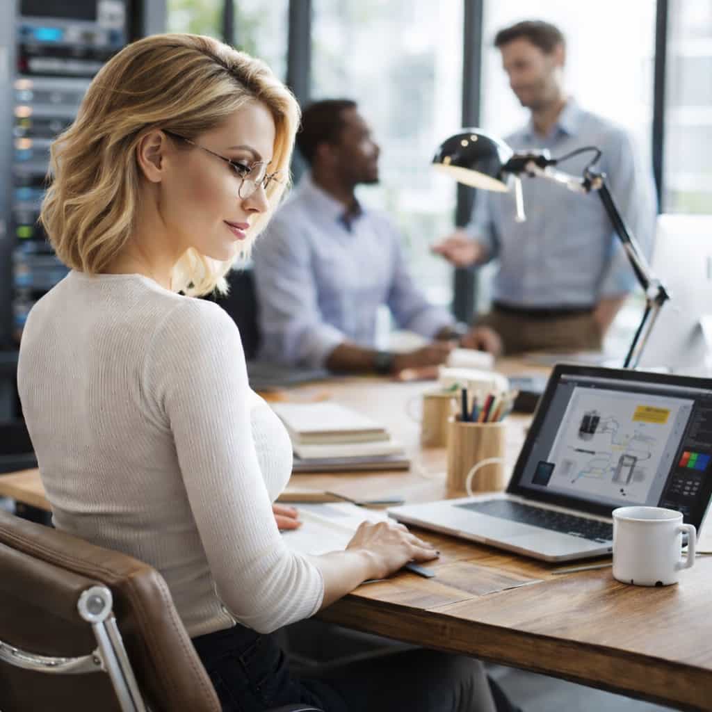 Ingénierie réseau entreprise avec étude et optimisation des infrastructures informatiques